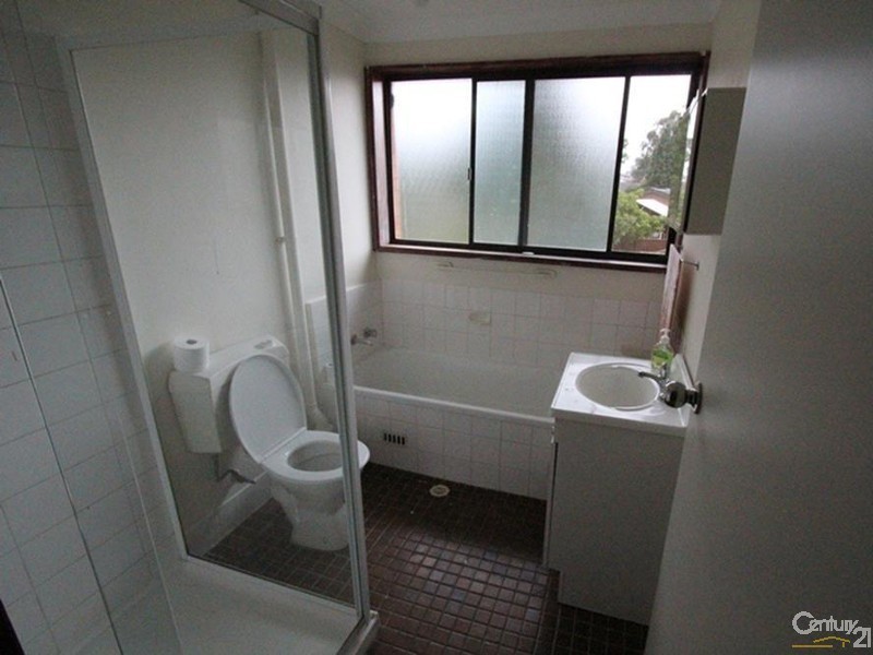 2/33 KOALA AVENUE, Ingleburn NSW 2565