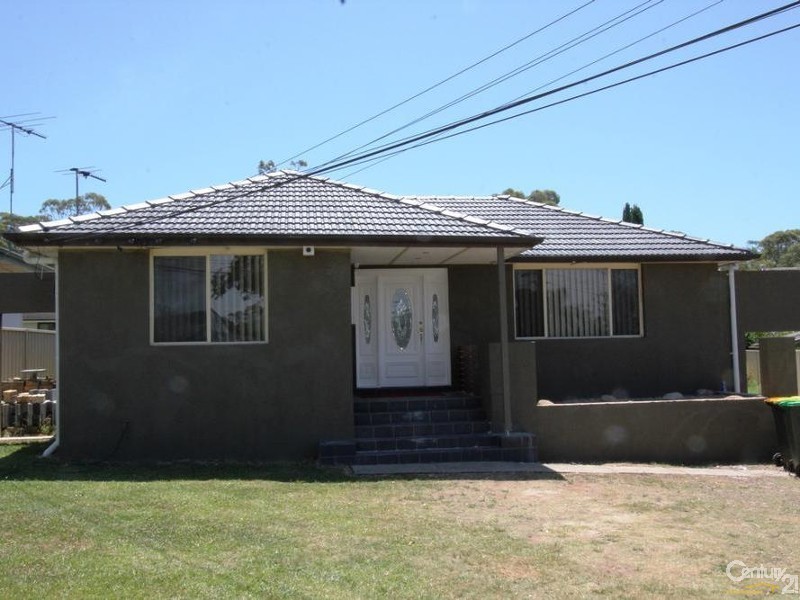 15 BOONOKE CRESCENT, Miller NSW 2168