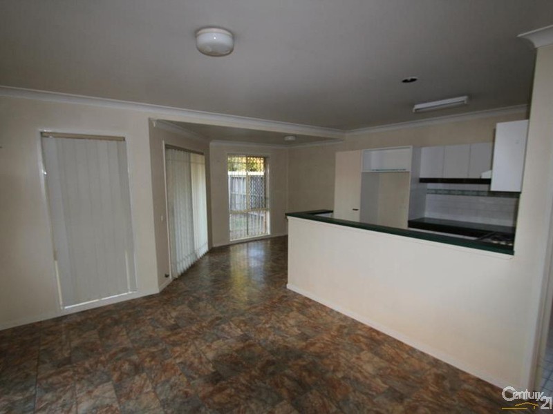 7 BANKSIA PLACE, Wattle Grove NSW 2173