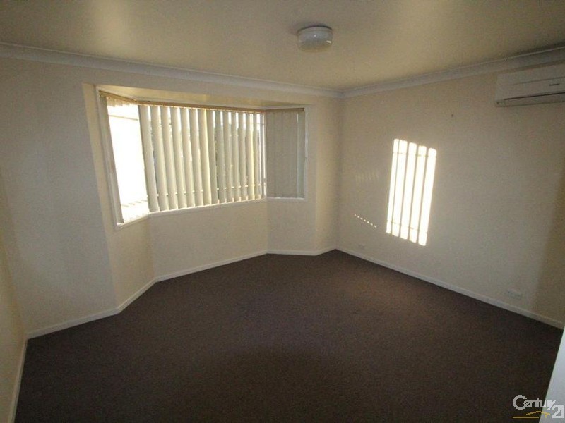 7 BANKSIA PLACE, Wattle Grove NSW 2173