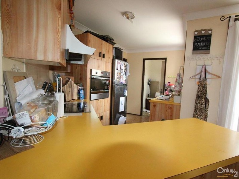 1/4 MARY STREET, Macquarie Fields NSW 2564