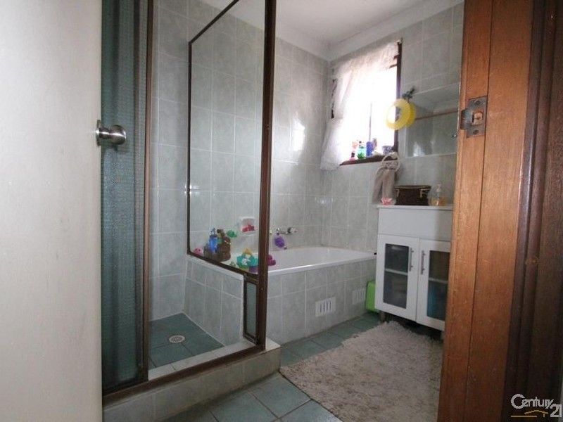 1/4 MARY STREET, Macquarie Fields NSW 2564