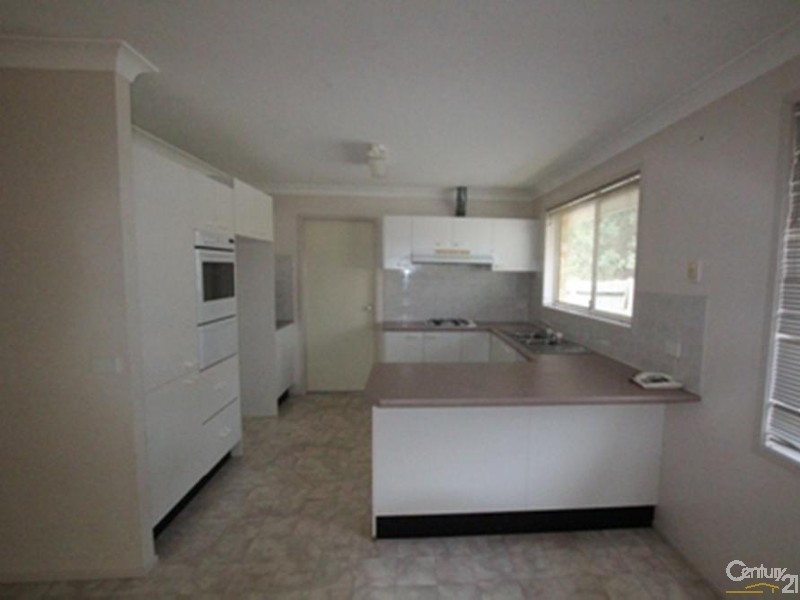 13 MALLEE COURT, Wattle Grove NSW 2173