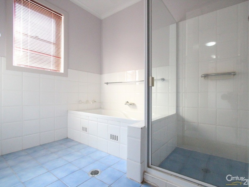 13/19  Troopers Mews, Holsworthy NSW 2173