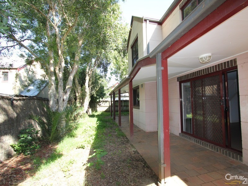 13/19  Troopers Mews, Holsworthy NSW 2173