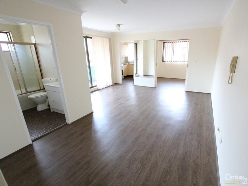 66/142 MOORE STREET, Liverpool NSW 2170