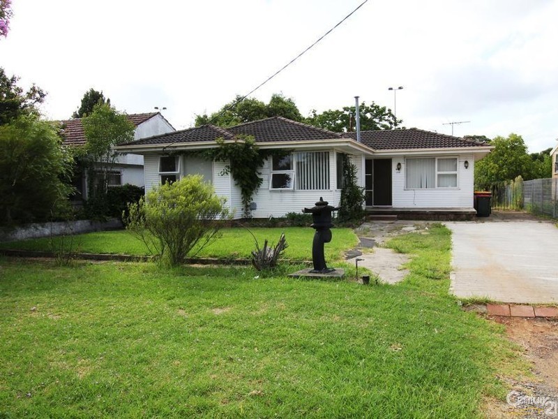 215 MEMORIAL AVENUE, Liverpool NSW 2170