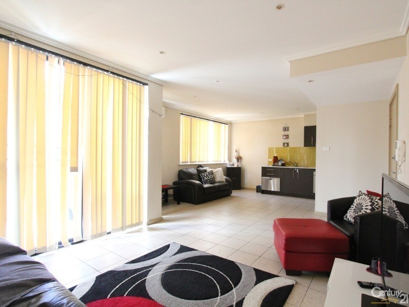 13/11 Charles Street, Liverpool NSW 2170