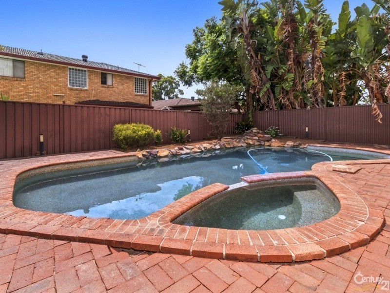 14 Rugby Crescent, Chipping Norton NSW 2170