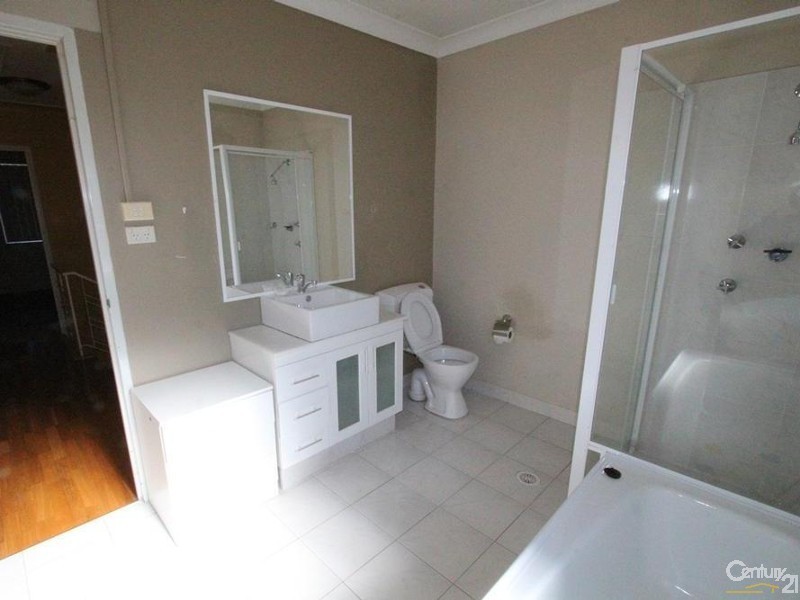 98/3 RIVERPARK DRIVE, Liverpool NSW 2170