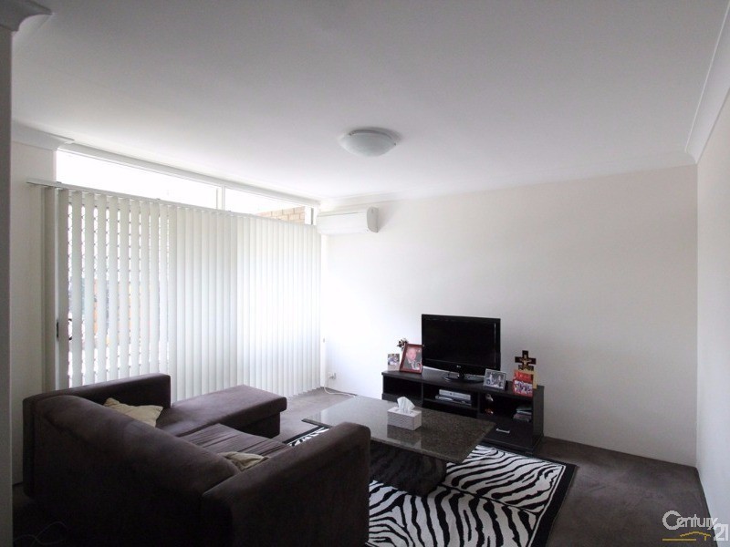 18/26 Remembrance Drive, Warwick Farm NSW 2170