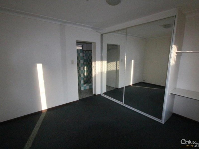 5/36 REMEMBRANCE AVENUE, Warwick Farm NSW 2170