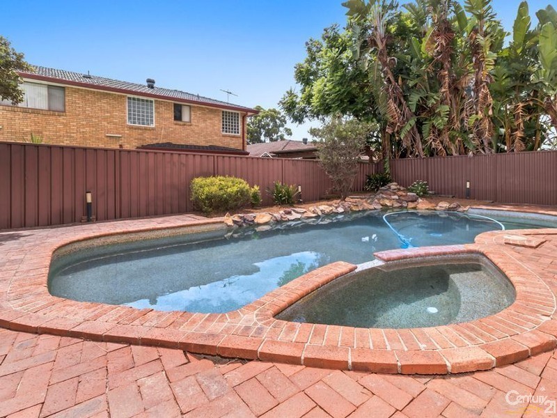 14 Rugby Crescent, Chipping Norton NSW 2170