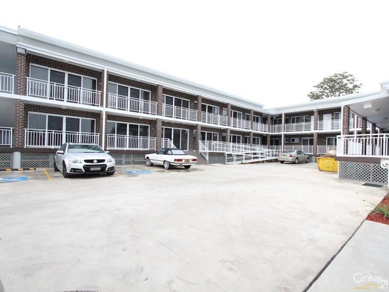 1/6 Manning Street, Warwick Farm NSW 2170