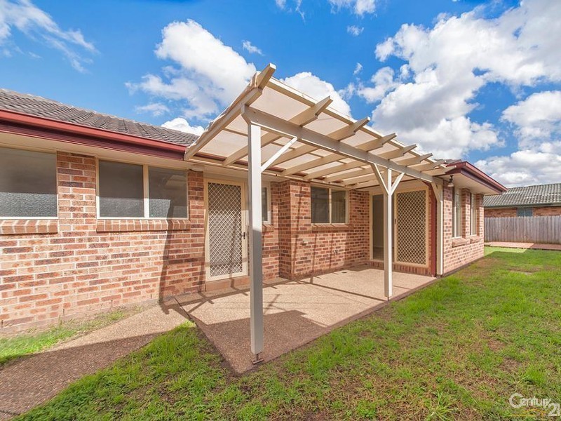 5 SOMERCOTES COURT, Wattle Grove NSW 2173