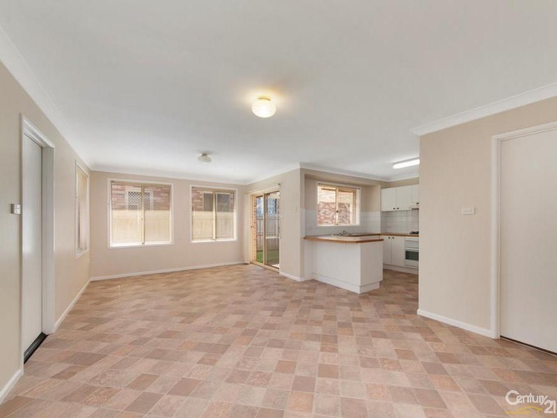 5 SOMERCOTES COURT, Wattle Grove NSW 2173