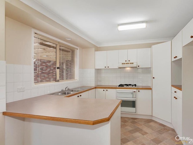 5 SOMERCOTES COURT, Wattle Grove NSW 2173