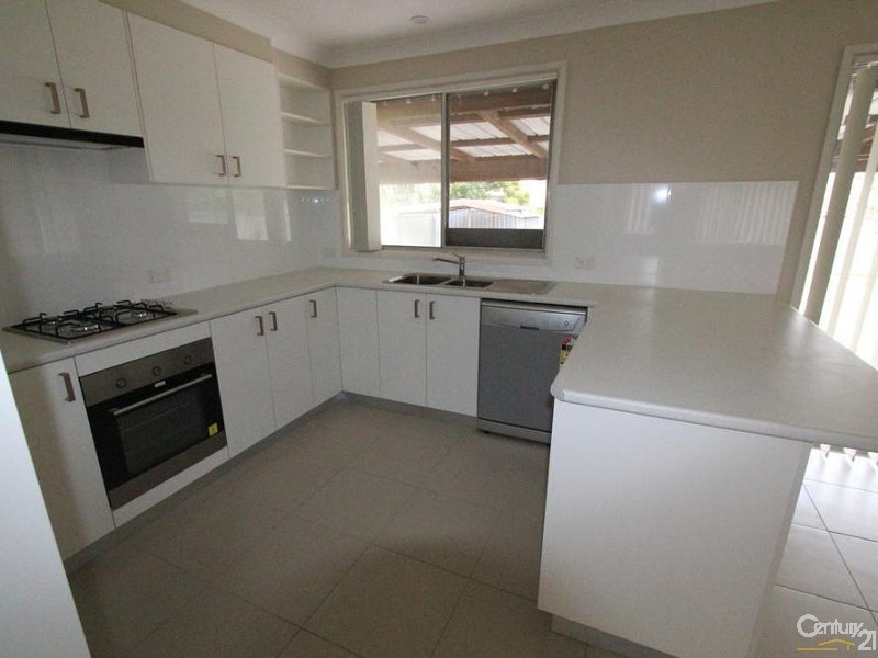 27 THOMPSON AVENUE, Moorebank NSW 2170