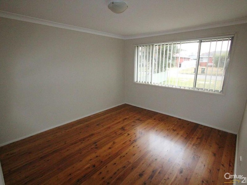 27 THOMPSON AVENUE, Moorebank NSW 2170