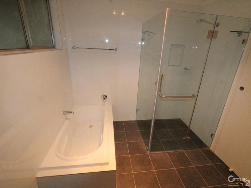 27 THOMPSON AVENUE, Moorebank NSW 2170