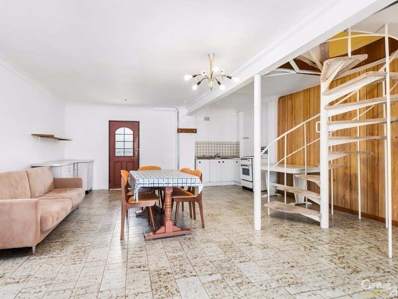 10 Ayshford Street, Casula NSW 2170