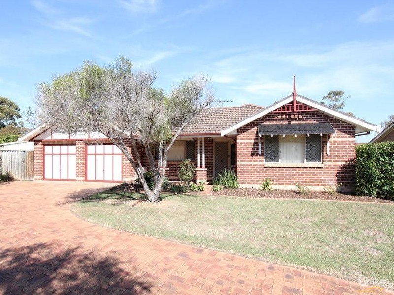 5 HAMPTON COURT, Wattle Grove NSW 2173