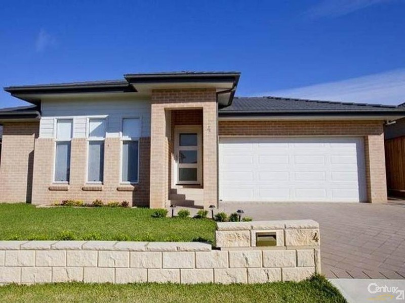 4 GRAZIERS WAY, Carnes Hill NSW 2171