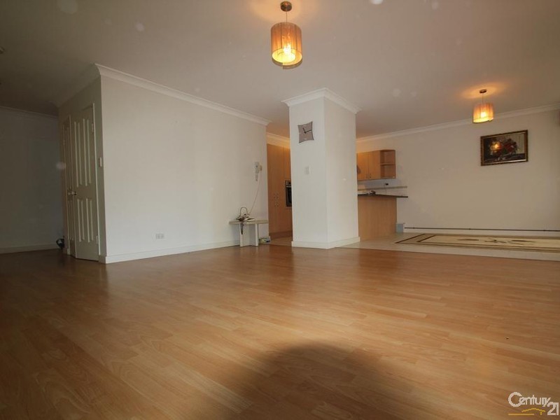 8/69 Bathurst Street, Liverpool NSW 2170