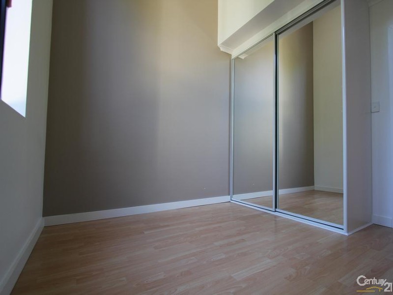 8/69 Bathurst Street, Liverpool NSW 2170