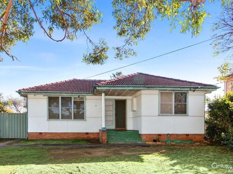 18 GLENWARI STREET, Sadleir NSW 2168