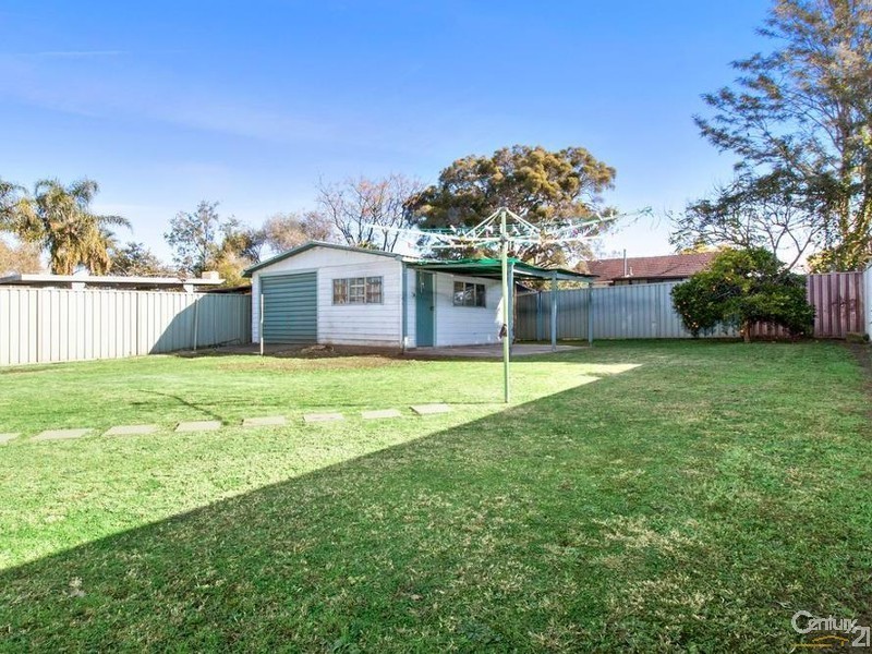 18 GLENWARI STREET, Sadleir NSW 2168