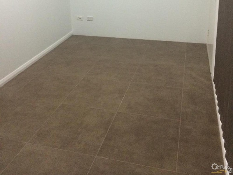 17/6 MANNING STREET, Warwick Farm NSW 2170