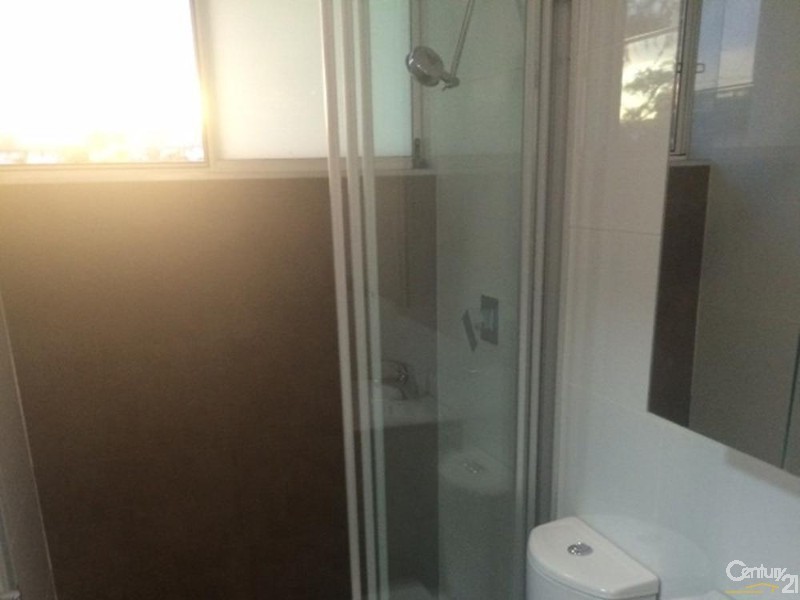 17/6 MANNING STREET, Warwick Farm NSW 2170