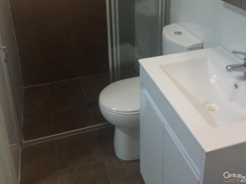 13/6 MANNING STREET, Warwick Farm NSW 2170