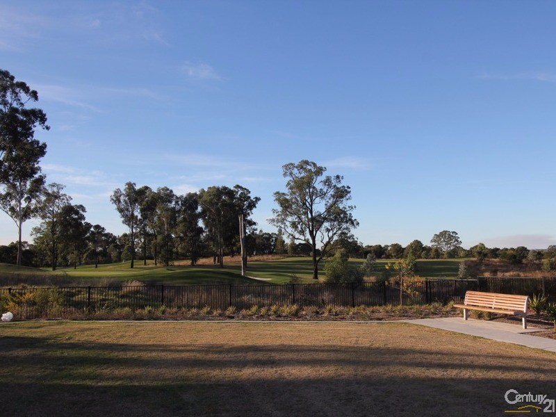 39 Oakhill Crescent, Colebee NSW 2761