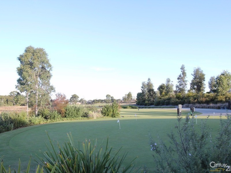 39 Oakhill Crescent, Colebee NSW 2761