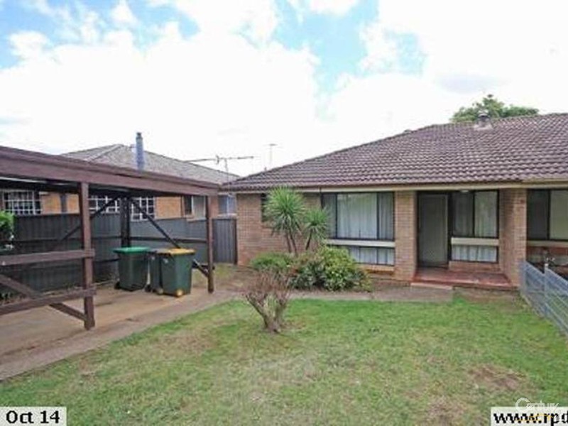 58 FENTON CRESCENT, Minto NSW 2566