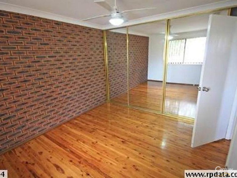 58 FENTON CRESCENT, Minto NSW 2566