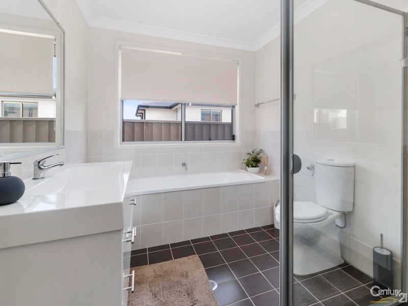 5A Cusak Avenue, Casula NSW 2170