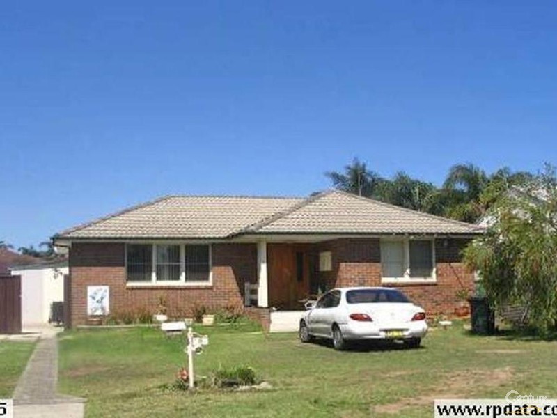 8 FRAZER AVENUE, Lurnea NSW 2170