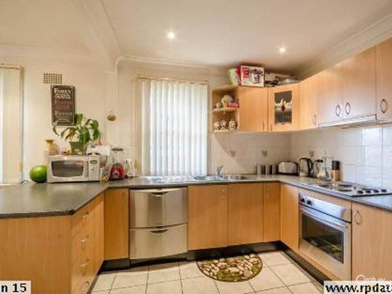 8 FRAZER AVENUE, Lurnea NSW 2170