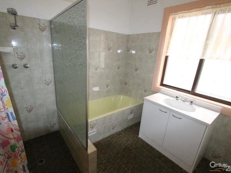 4  Passefield Street, Liverpool NSW 2170