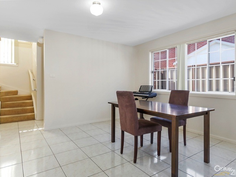6/32 Claremont Crescent, Wattle Grove NSW 2173