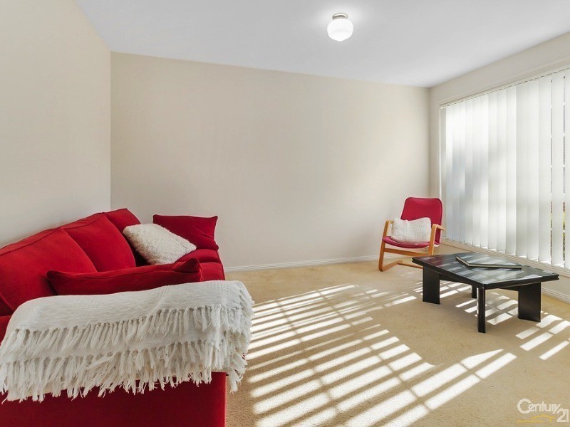 6/32 Claremont Crescent, Wattle Grove NSW 2173