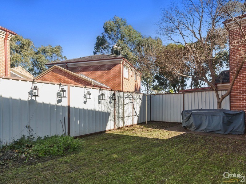 6/32 Claremont Crescent, Wattle Grove NSW 2173