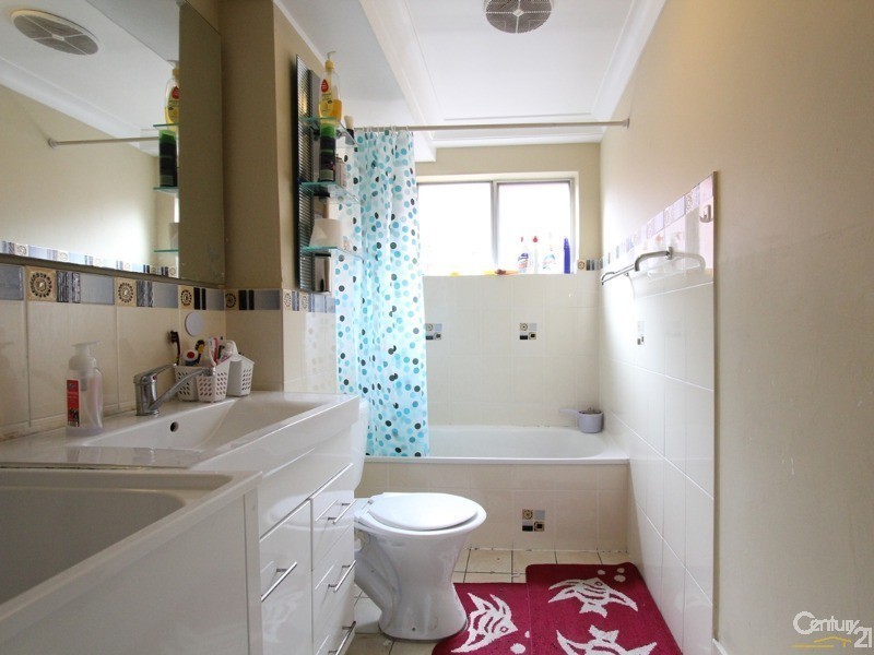 4/14 Forbes Street, Warwick Farm NSW 2170