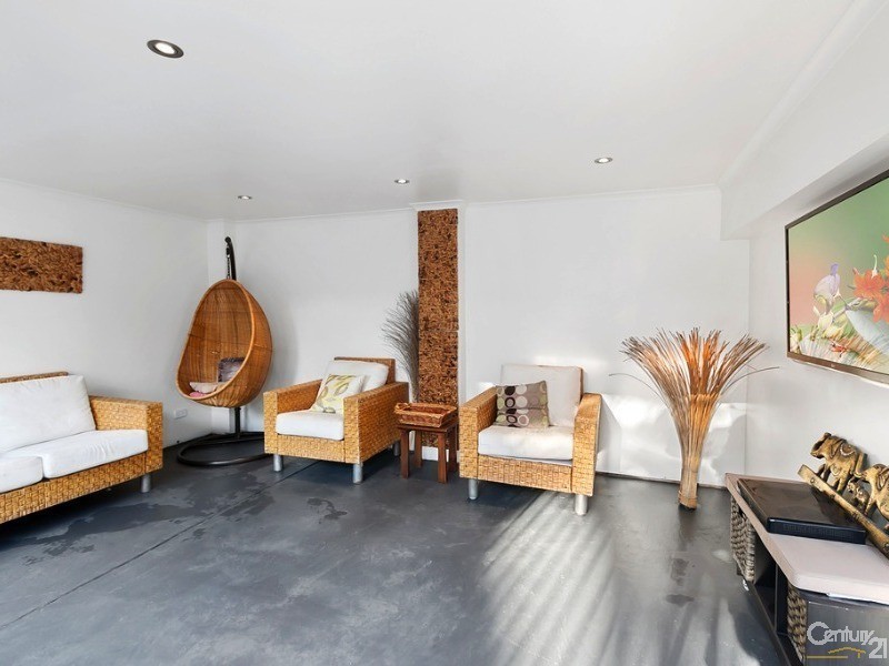 15 Colonial Place, Casula NSW 2170