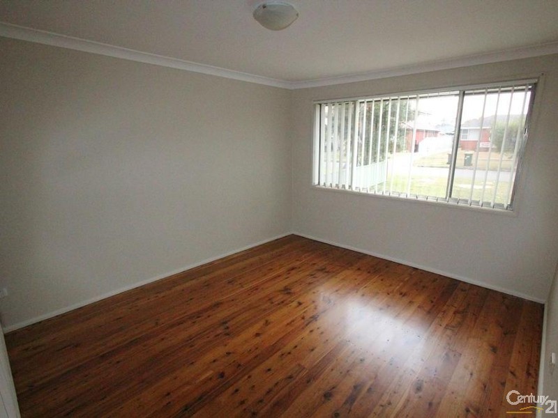 27 THOMPSON AVENUE, Moorebank NSW 2170