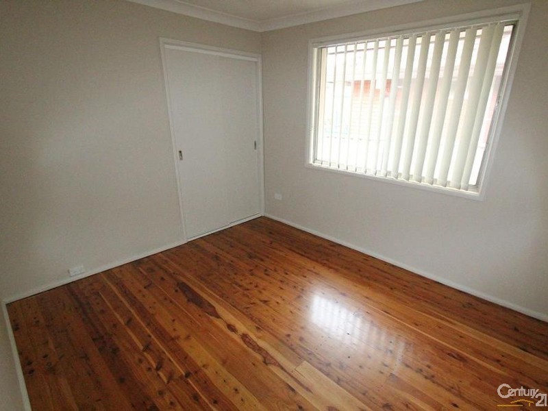 27 THOMPSON AVENUE, Moorebank NSW 2170