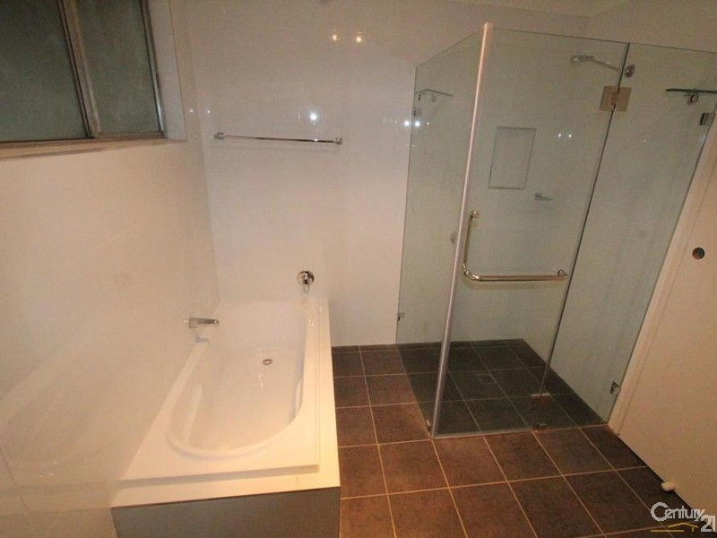 27 THOMPSON AVENUE, Moorebank NSW 2170